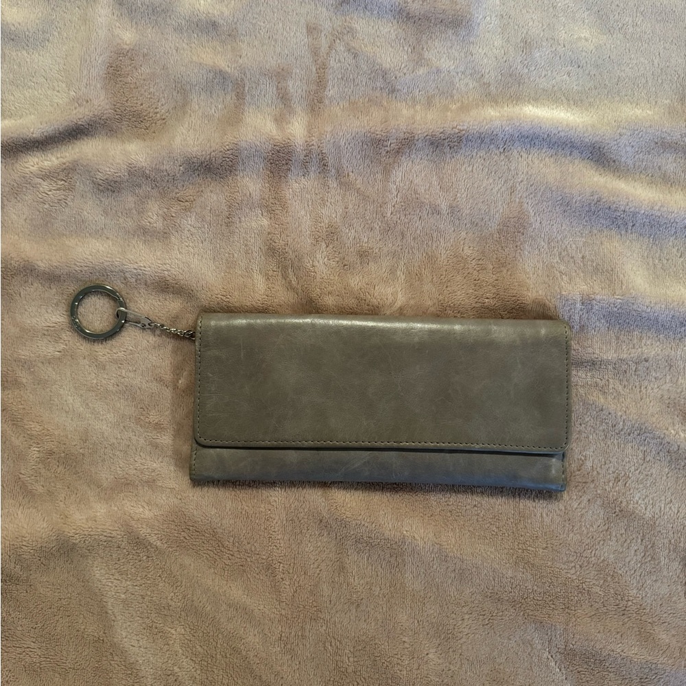 Hobo International ‘Sadie’ Trifold Leather Wallet - Picture 2 of 3